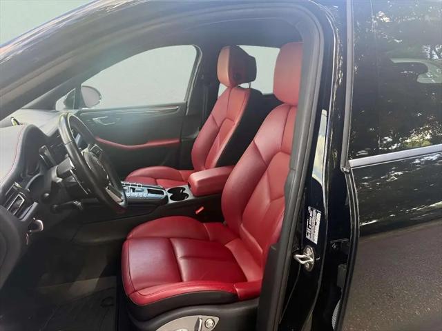 2020 Porsche Macan Macan