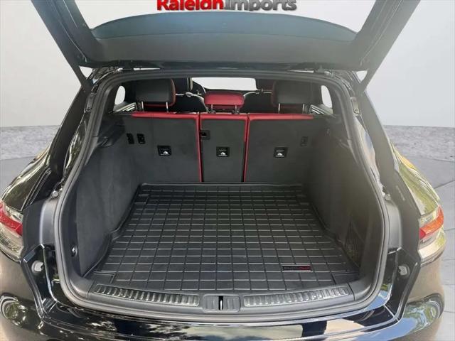 2020 Porsche Macan Macan