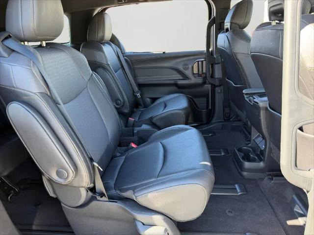 2024 Toyota Sienna Woodland Edition