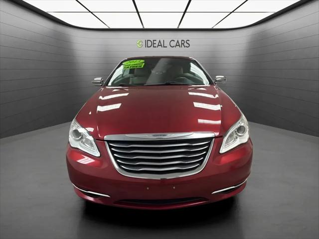 2013 Chrysler 200 Limited