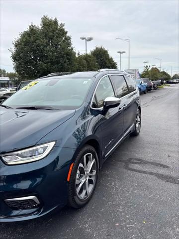 2025 Chrysler Pacifica Pinnacle