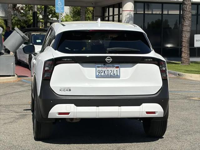2025 Nissan Kicks SV FWD