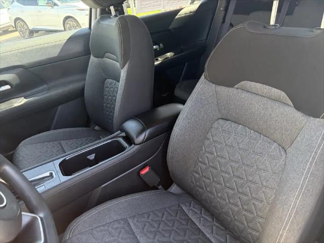 2025 Nissan Kicks SV FWD