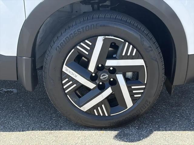 2025 Nissan Kicks SV FWD