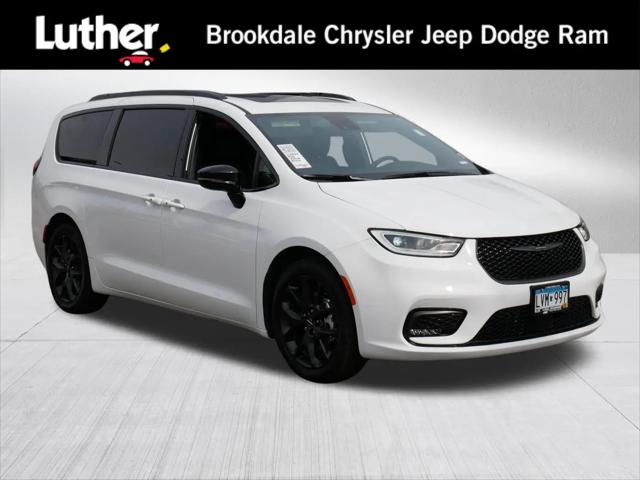 2024 Chrysler Pacifica Limited for sale in Brooklyn Park, MN