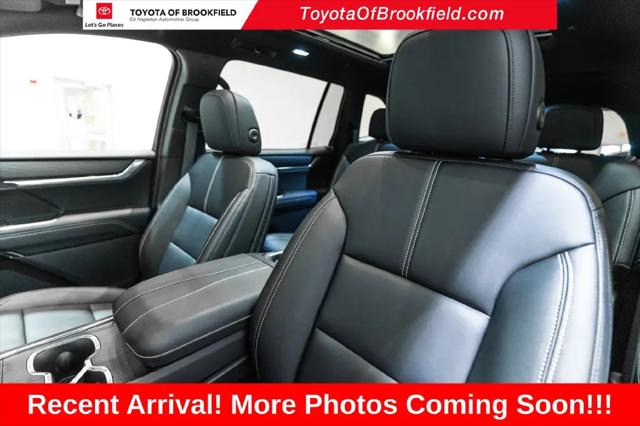 2026 GMC Acadia Elevation AWD