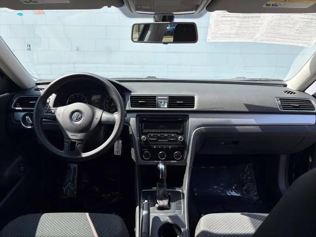 2013 Volkswagen Passat 2.5L S