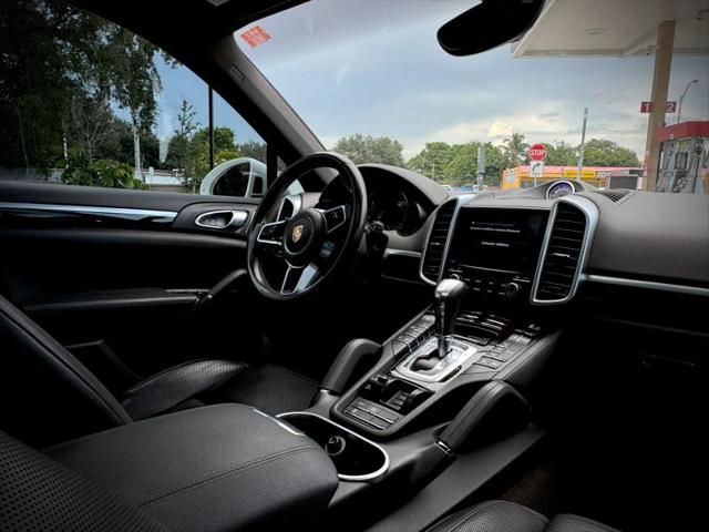 2017 Porsche Cayena Platinum Edition