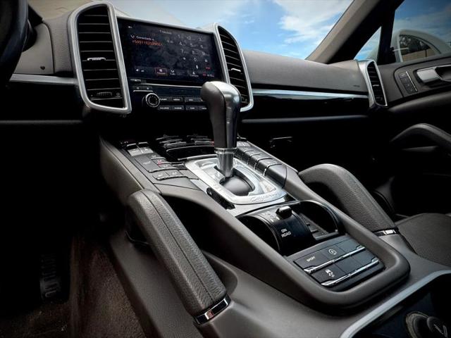 2017 Porsche Cayena Platinum Edition