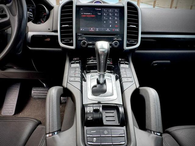2017 Porsche Cayena Platinum Edition