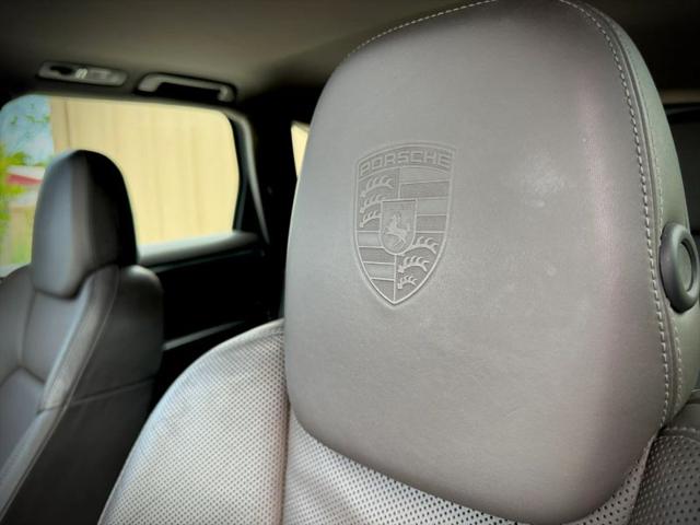 2017 Porsche Cayena Platinum Edition