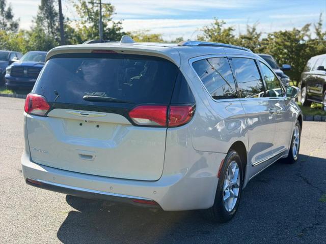 2017 Chrysler Pacifica Touring-L Plus