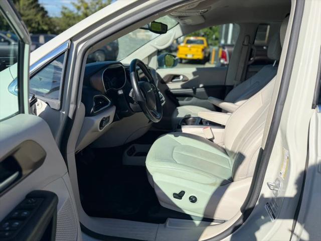2017 Chrysler Pacifica Touring-L Plus