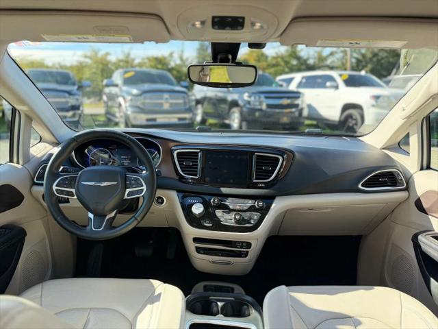 2017 Chrysler Pacifica Touring-L Plus
