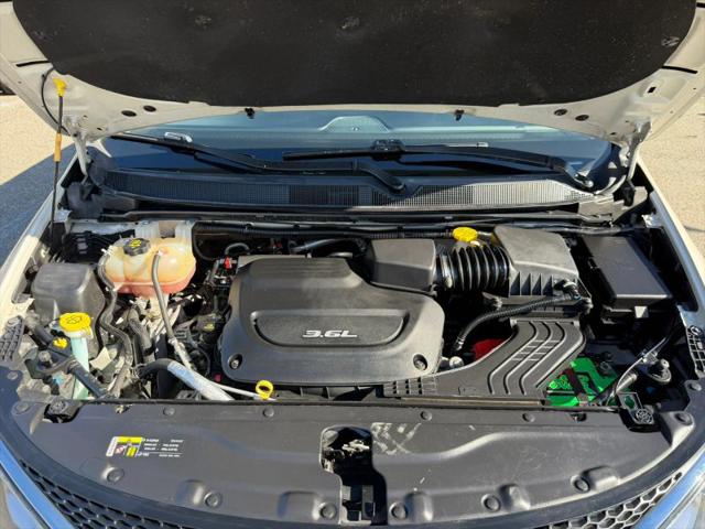 2017 Chrysler Pacifica Touring-L Plus