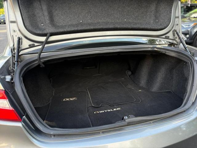 2012 Chrysler 200 Touring