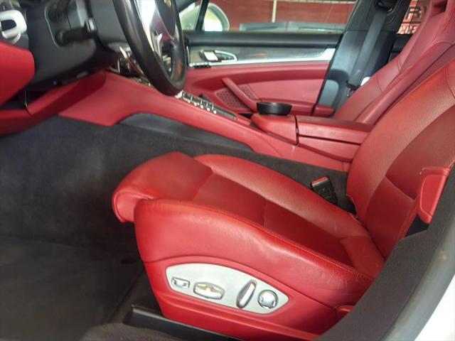 2016 Porsche Panamera GTS