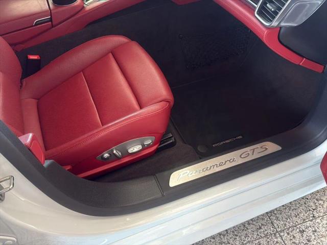2016 Porsche Panamera GTS