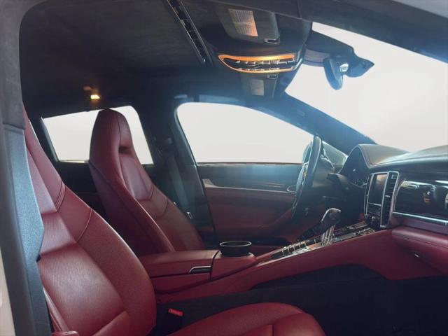 2016 Porsche Panamera GTS