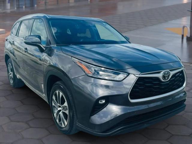 2021 Toyota Highlander XLE for sale in Miami, FL
