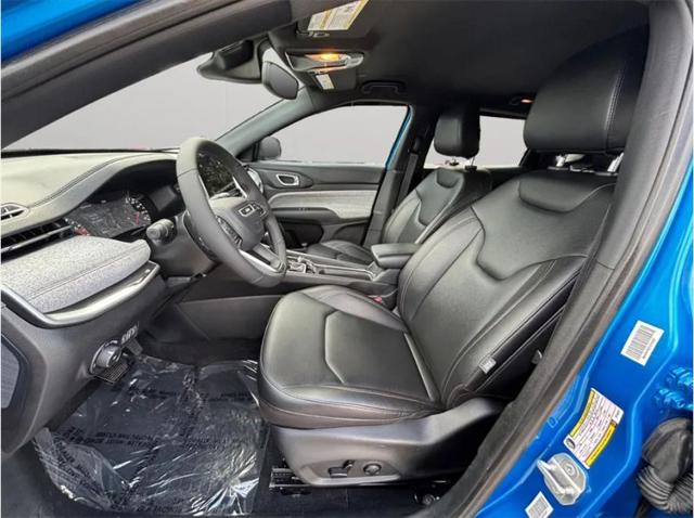 2024 Jeep Compass Latitude Lux FWD