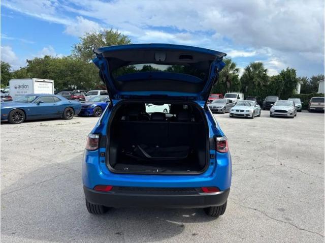 2024 Jeep Compass Latitude Lux FWD
