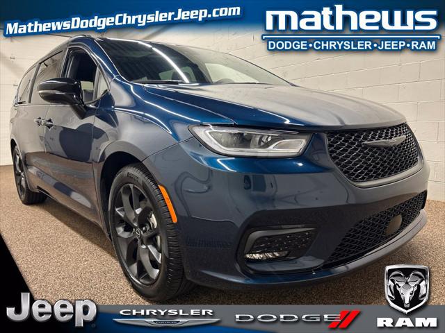 2025 Chrysler Pacifica Limited for sale near Marion, OH