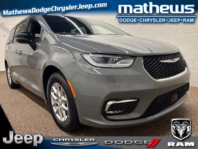 2025 Chrysler Pacifica Select for sale near Marion, OH