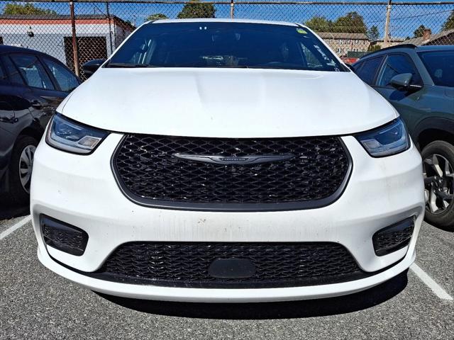 2024 Chrysler Pacifica Hybrid S Appearance Pkg