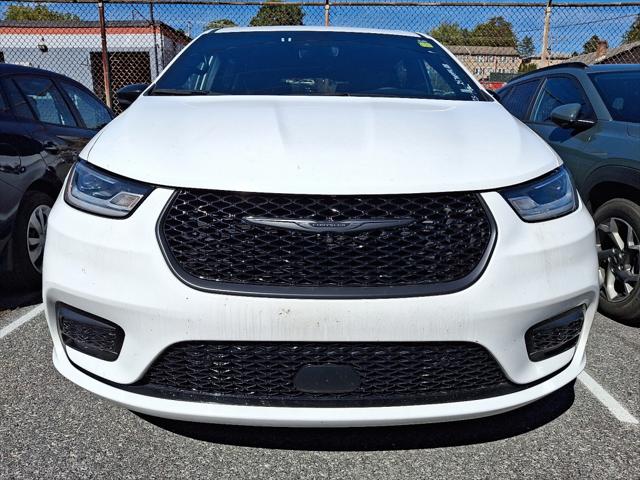 2024 Chrysler Pacifica Hybrid S Appearance Pkg