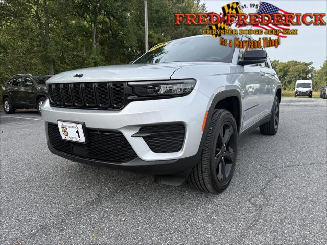2023 Jeep Grand Cherokee Altitude 4x4 2023 Jeep Grand Cherokee Altitude 4x4