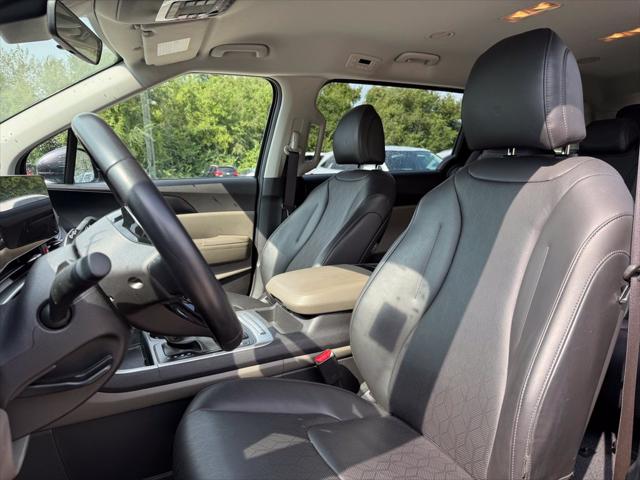 2025 Kia Carnival MPV LXS