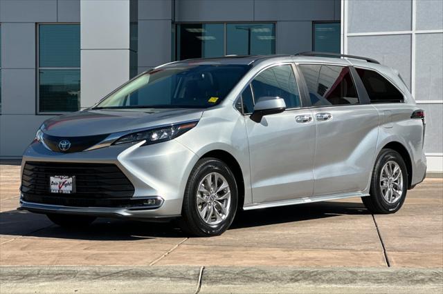 2024 Toyota Sienna XLE
