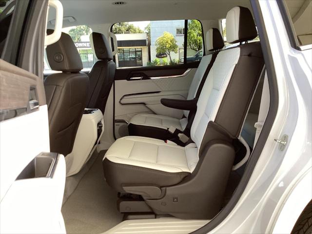 2025 GMC Acadia AWD Denali