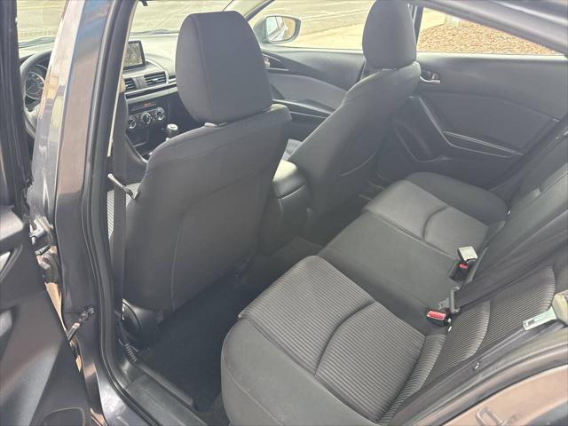2016 Mazda Mazda3 i Sport