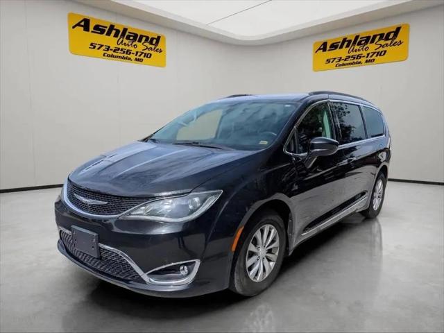 2017 Chrysler Pacifica Touring-L for sale in Columbia, MO