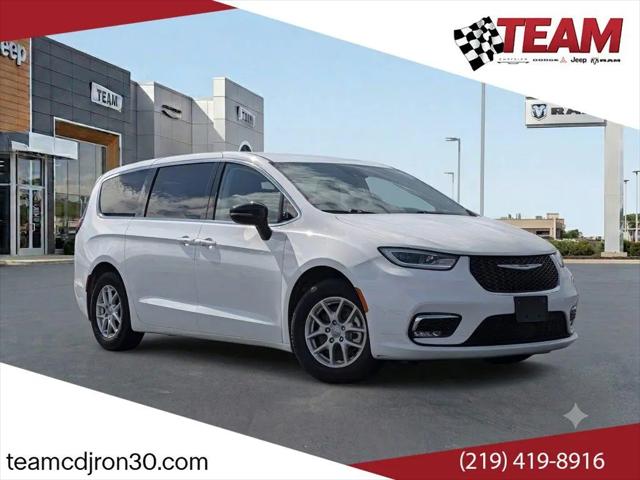2024 Chrysler Pacifica Touring L for sale in Merrillville, IN
