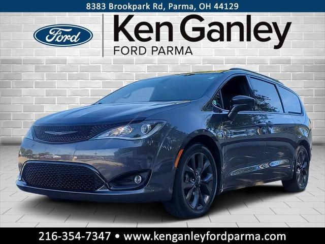 2019 Chrysler Pacifica Touring L for sale in Parma, OH