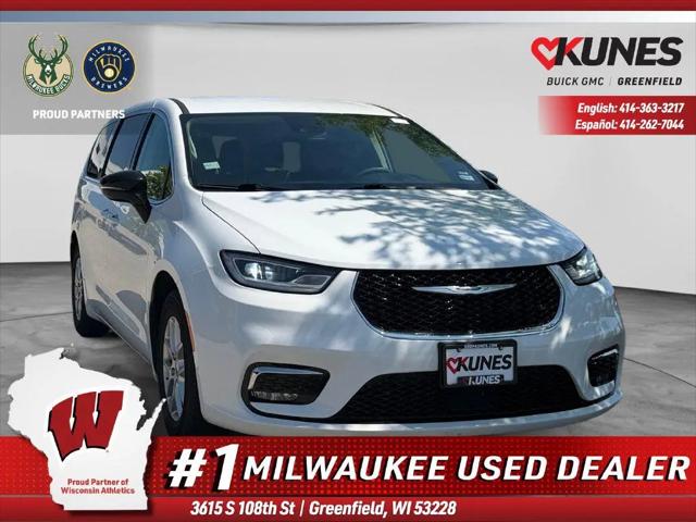2024 Chrysler Pacifica Touring L for sale in Greenfield, WI