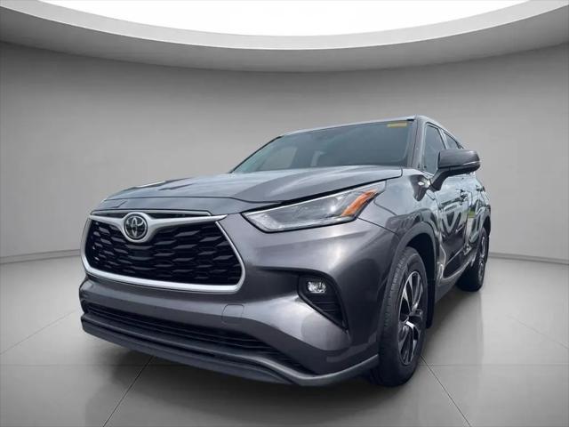 2021 Toyota Highlander XLE for sale in Greenville, SC