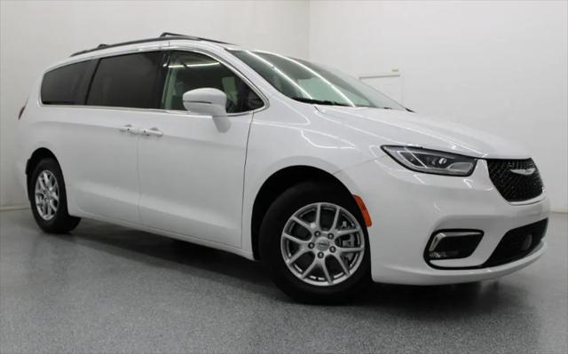 2022 Chrysler Pacifica Touring L for sale in Farmington, AR