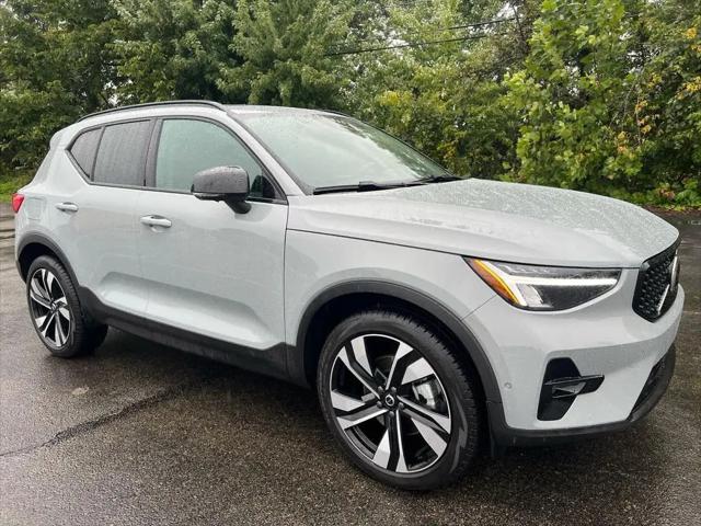 2026 Volvo XC40 Plus, B5 AWD Gas mild hybrid, Dark for sale in North Huntingdon, PA