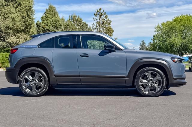 2022 Mazda MX-30 EV Premium Plus