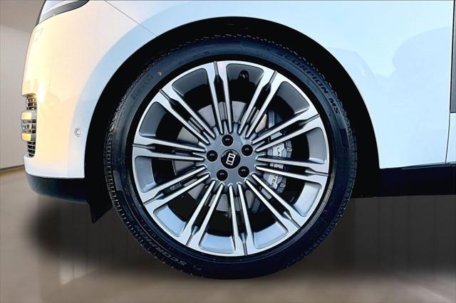 2027 Land Rover Range Rover SE