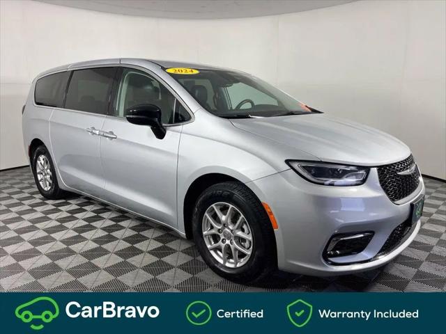 2024 Chrysler Pacifica Touring L for sale in Waterloo, IA