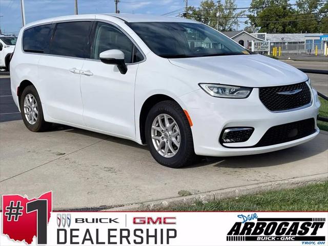 2023 Chrysler Pacifica Touring L for sale in Troy, OH