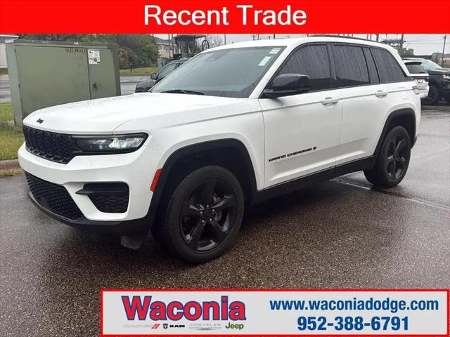 2023 Jeep Grand Cherokee Altitude 4x4 for sale in Waconia, MN
