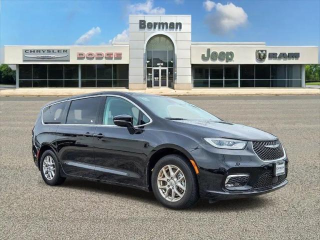 2024 Chrysler Pacifica Touring L for sale in Oak Lawn, IL