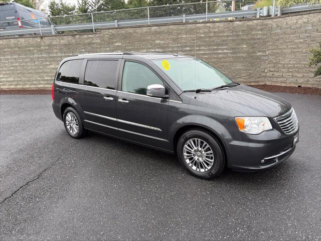 2011 Chrysler Town and Country Limited 2011 Chrysler Town and Country Limited