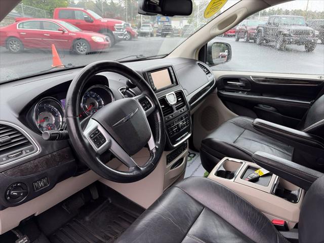 2011 Chrysler Town and Country Limited 2011 Chrysler Town and Country Limited